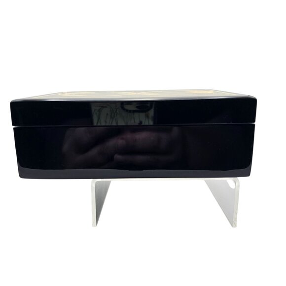 Pacific Connections Old World Map Lacquer Box - Picture 8 of 16